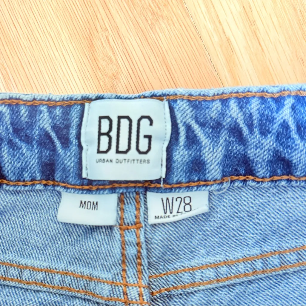 BDG Urban Outfitters Mom Jeans W28 High Rise Straight Leg - Image 2