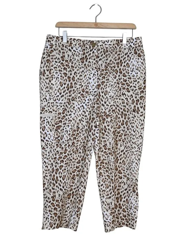 Chico's Zenergy Womens 8 Chico's 1 Animal Print Crop Pants - Image 2