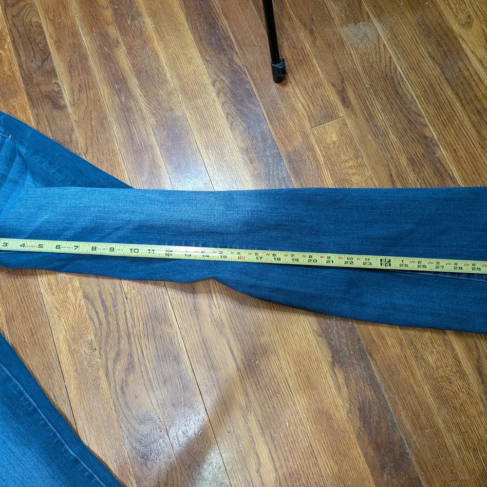 American Eagle  Women's Kick Boot Size 4 Bootcut Jean - Image 6