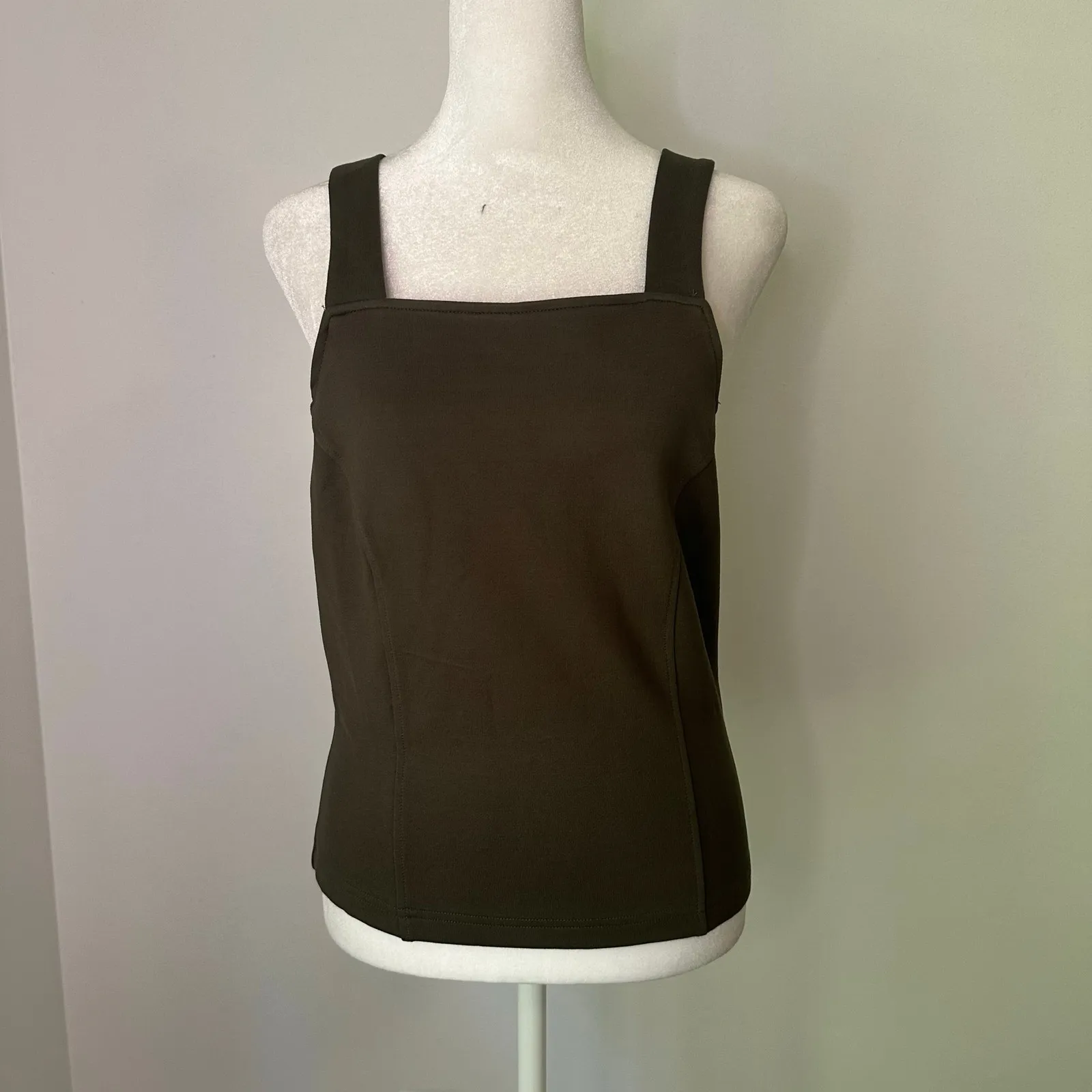 Porridge Anthropologie army green cross-strap tank top size M NWT - Image 3