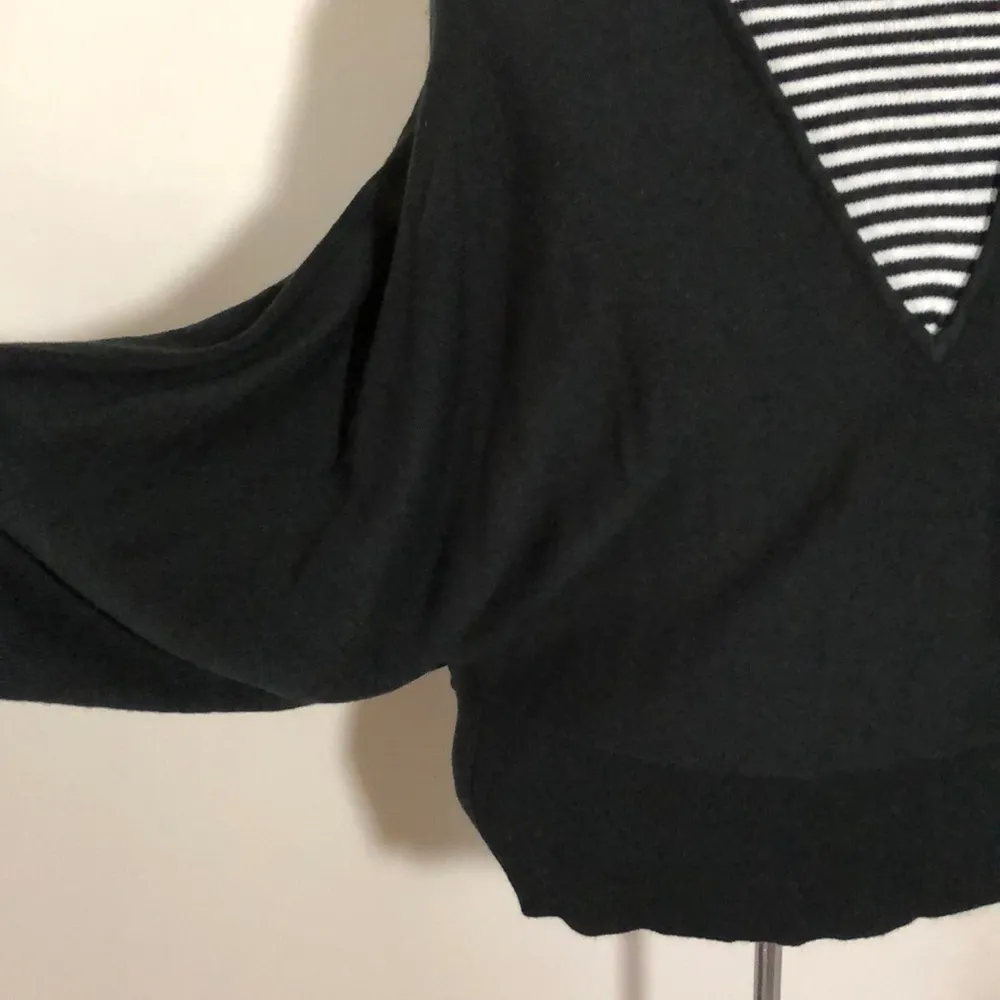 knit sweater top striped dolman sleeve lightweight black white M - Image 2