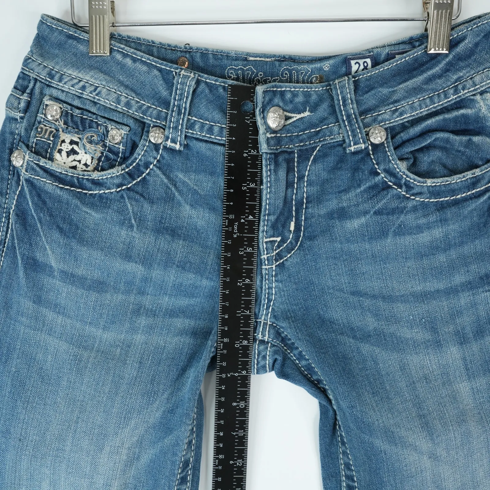 Miss Me Cuffed Capri Jeans Womens 28x22.5 Blue Denim Stretch Crochet Daisy - Image 12