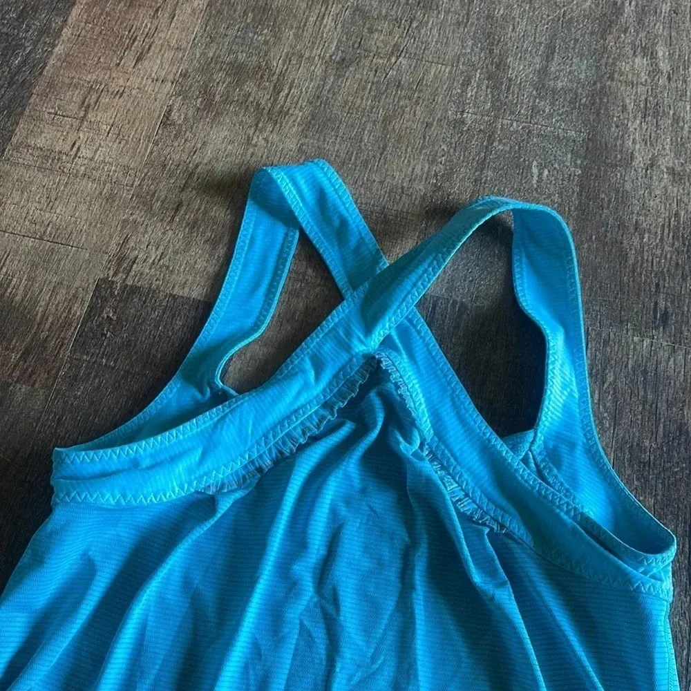 Lululemon light blue free spirit tank size 6 crisscross back - Image 6