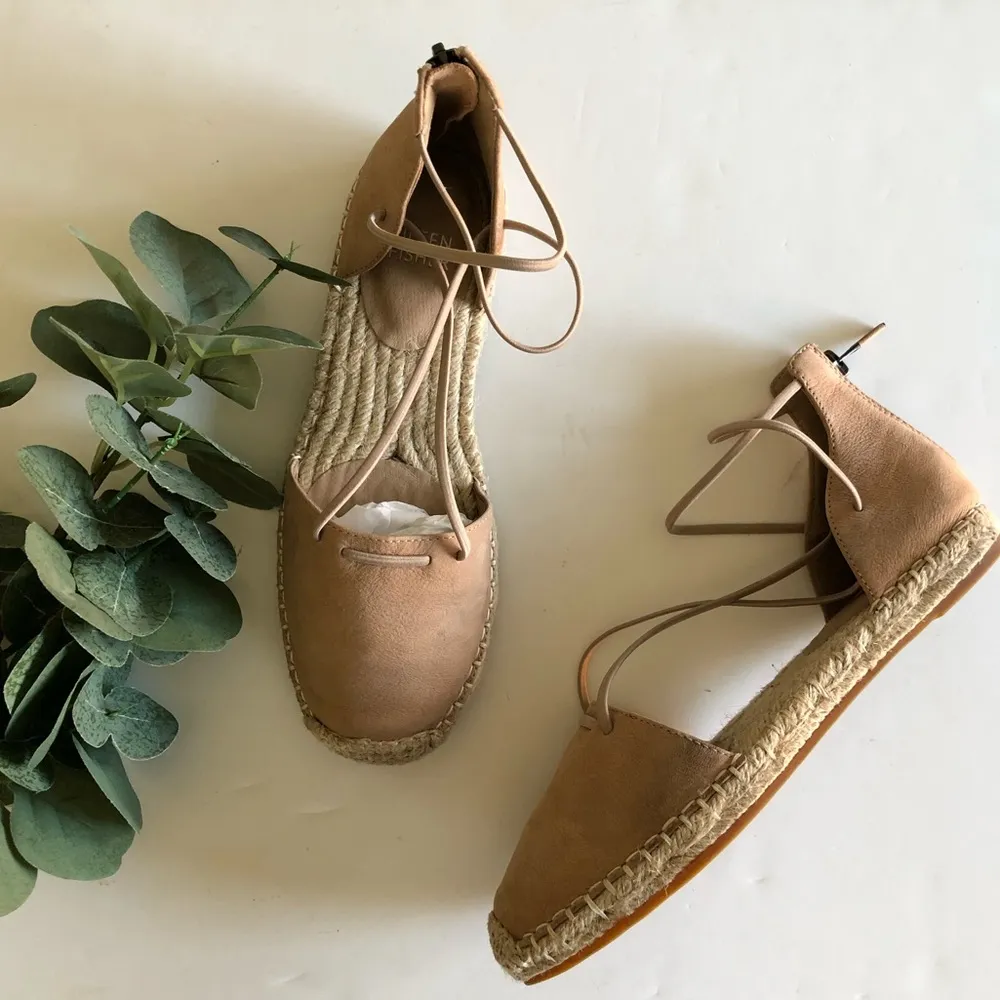 Eileen Fisher Lee Linen Espadrille Flat in Barley. Size 5 - Image 2