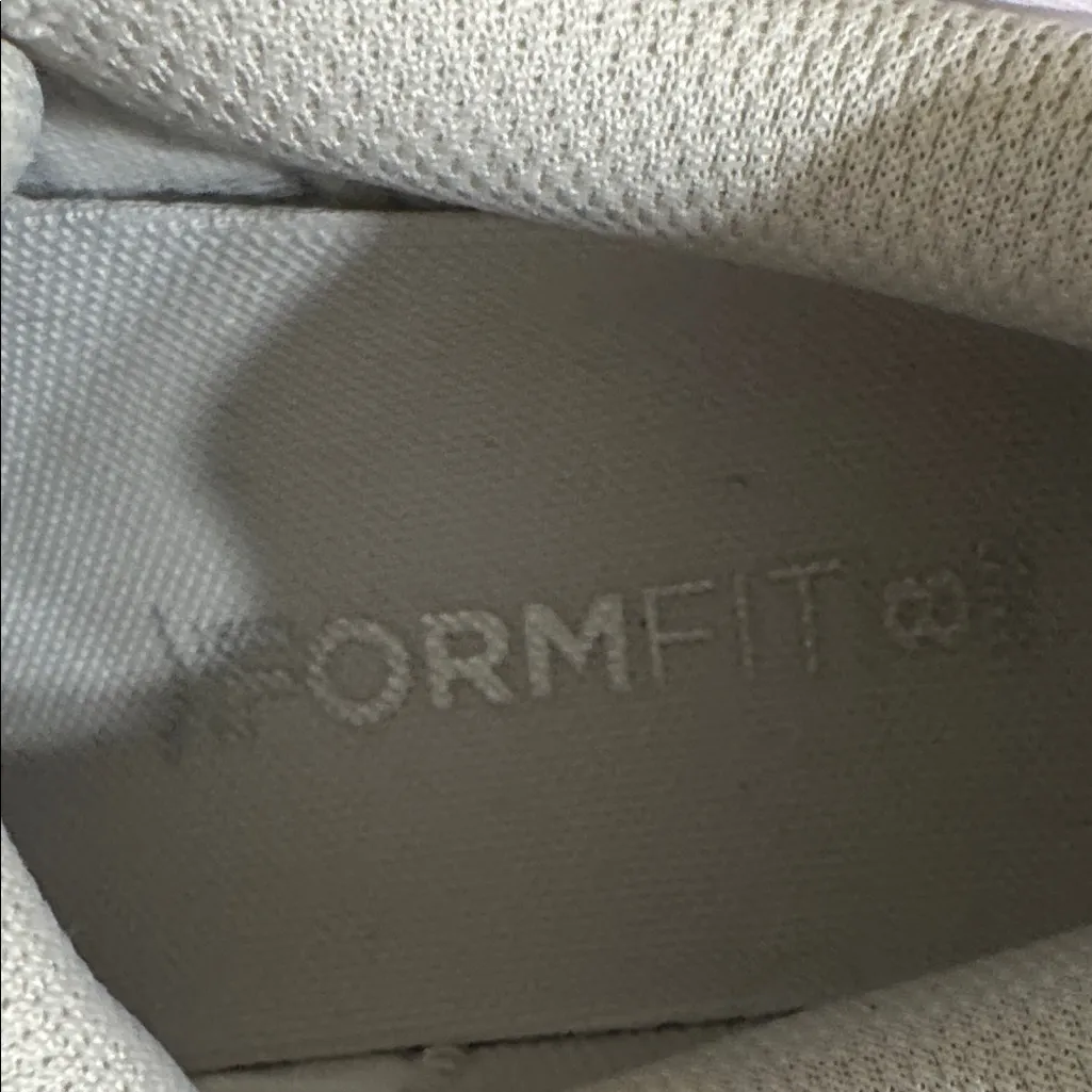 Saucony Women's Silver and White Athletic Shoes - Image 8