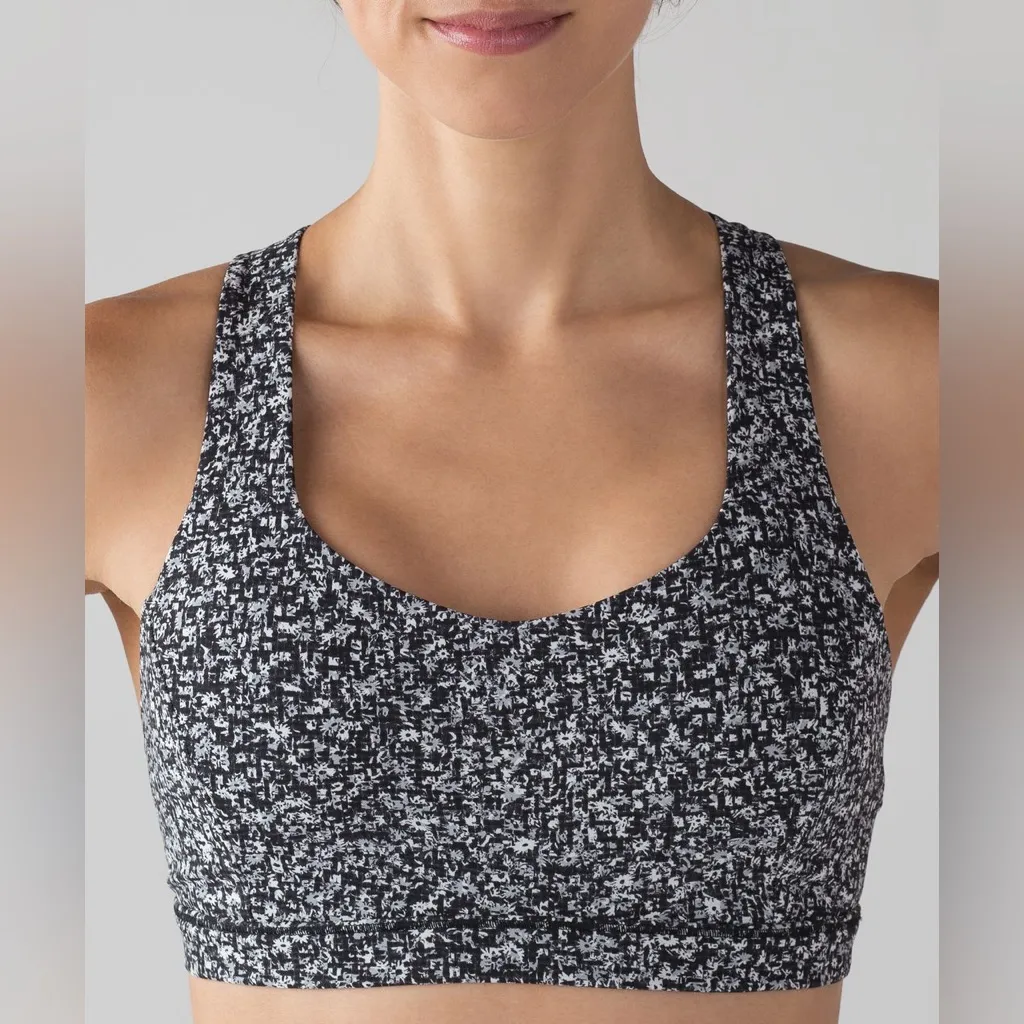 Lululemon Free To Be Serene Bra Daisy Dust Alpine White Black - Image 2