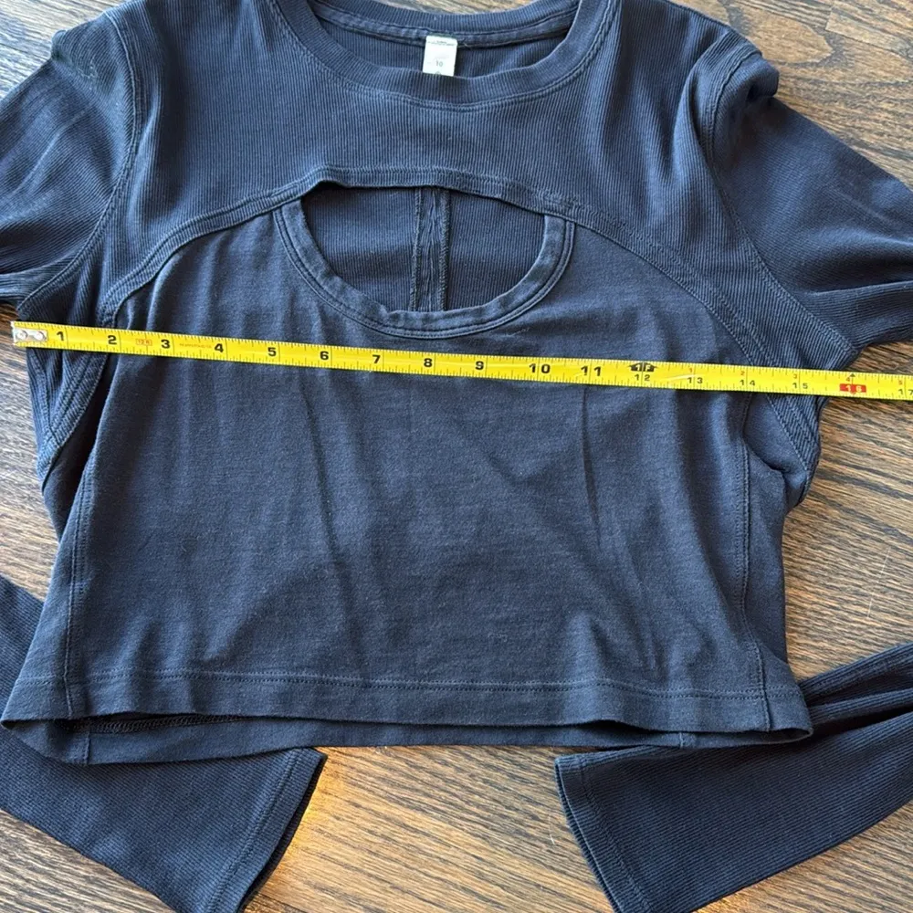 Lululemon Black LA Better Best Long Sleeve Crop Cropped Keyhole Cut Out Size 10 - Image 12