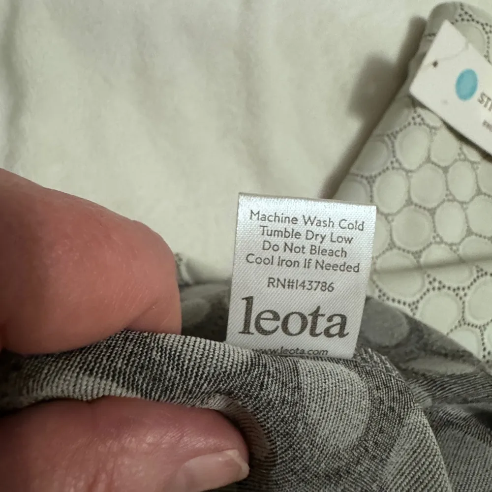 Leota Tabitha Skirt - Off White no wrinkle size small - Image 7