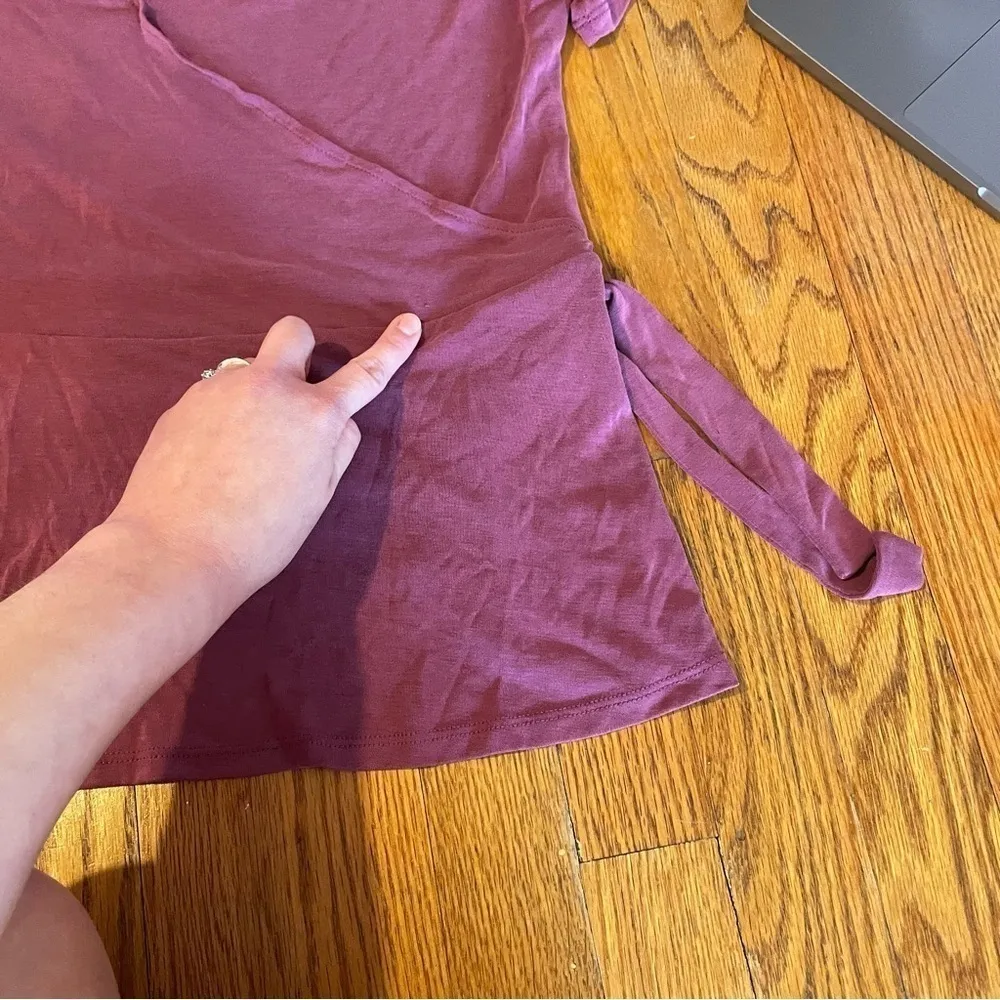 MAURICES 24/7 Wrap Front Top Berry Mauve Pink ish Surplice Short Sleeve Peplum L - Image 12