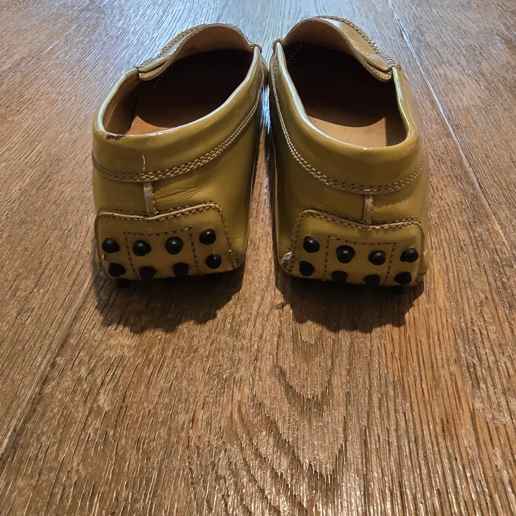 Tod's Women's Gommino Tan Yellow Patent‎ Slip On Driving Loafers Preppy Sz 38 - Image 5