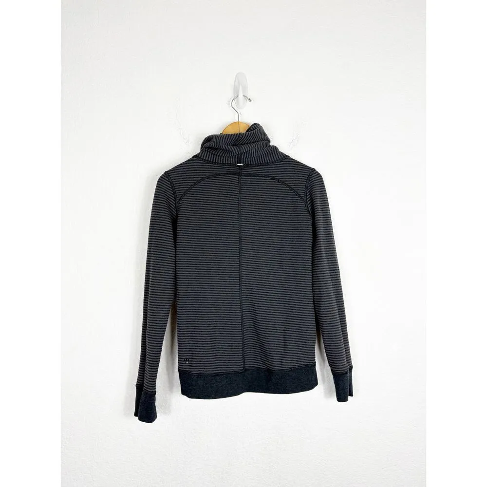 Lululemon  In A Cinch Long Sleeve Tee Reversible Cowl Neck Pullover Small Gray - Image 12