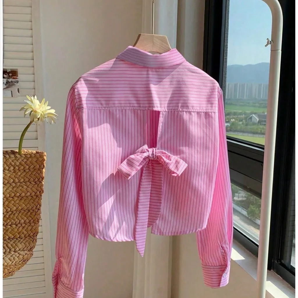 Boutique NWOT Pink Striped Cropped Women's Top with Bow Detail in Back Size L - Image 2