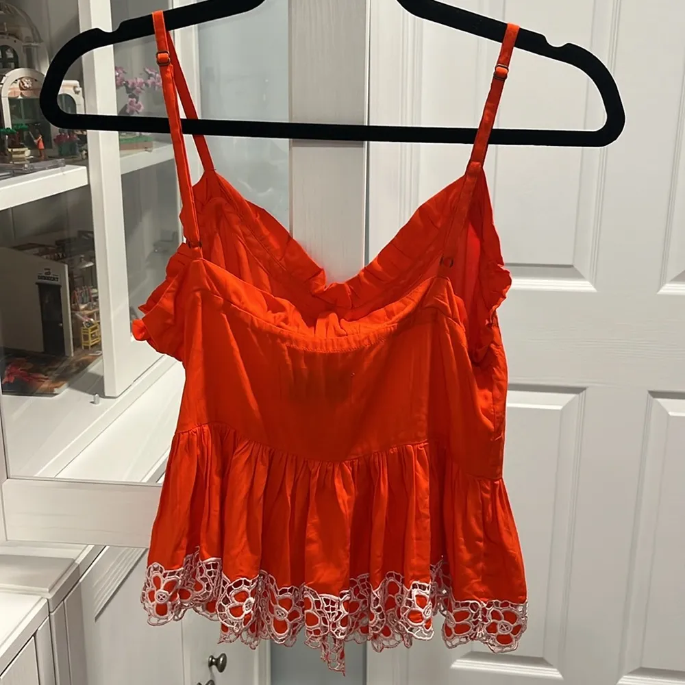 CLEOBELLA Red Peplum Ruffle Neckline, White Floral Trimmed Tank Top, Size XS - Image 5