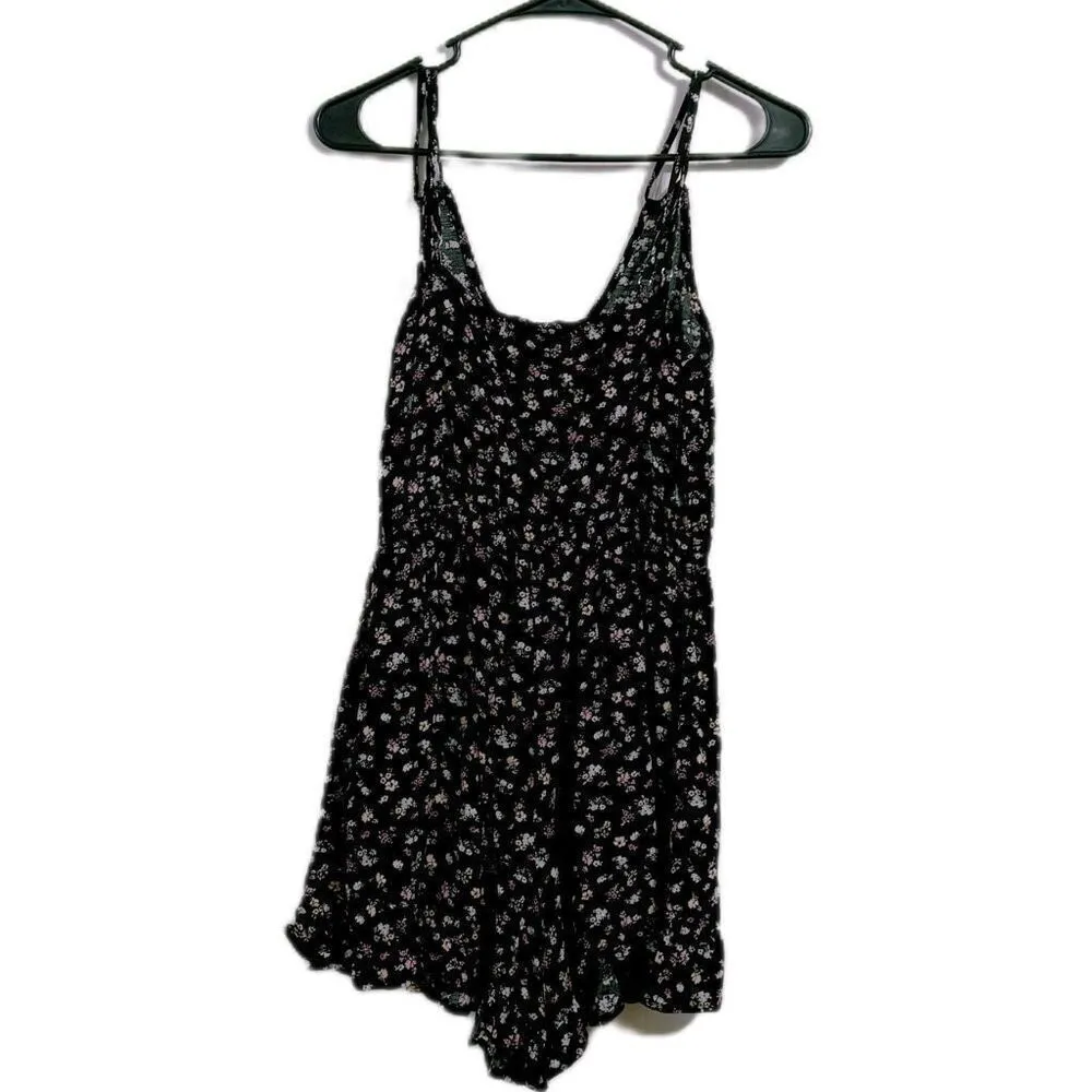 Stitch & Pine women’s size medium floral sleeveless‎ romper ￼￼ - Image 3