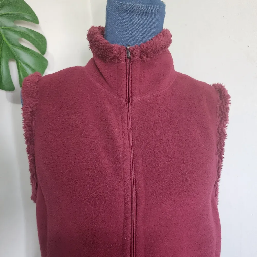 Laura Scott Reversible Faux Fur / Fleece Burgundy Vest - Image 7