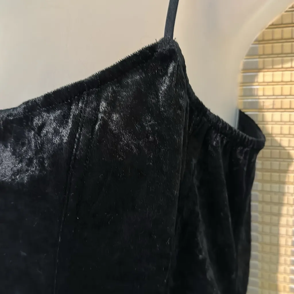 Victoria's Secret Vintage 1990s Y2K Black Velvet Cropped Cami Tank Top Medium - Image 5