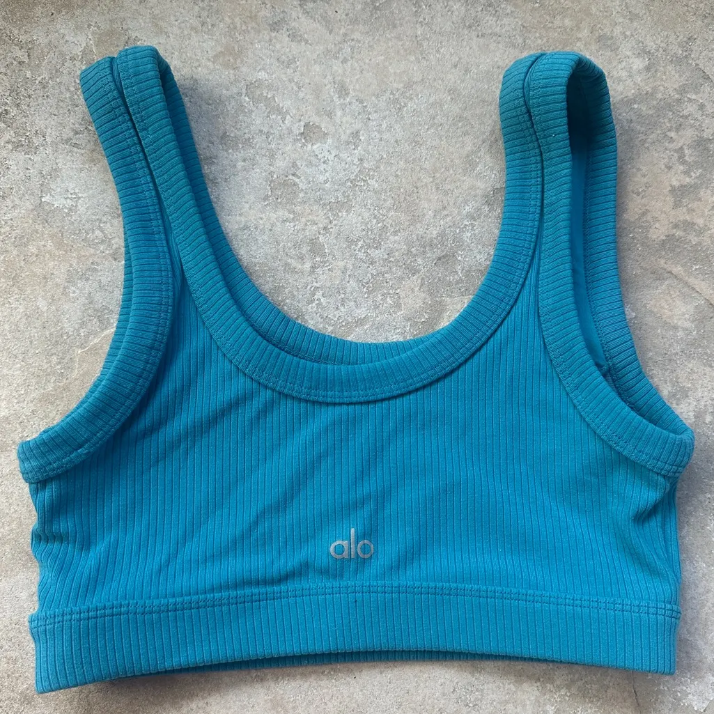 ALO Yoga Wellness Bra in Blue Splash Size Small Ribbed - Image 5