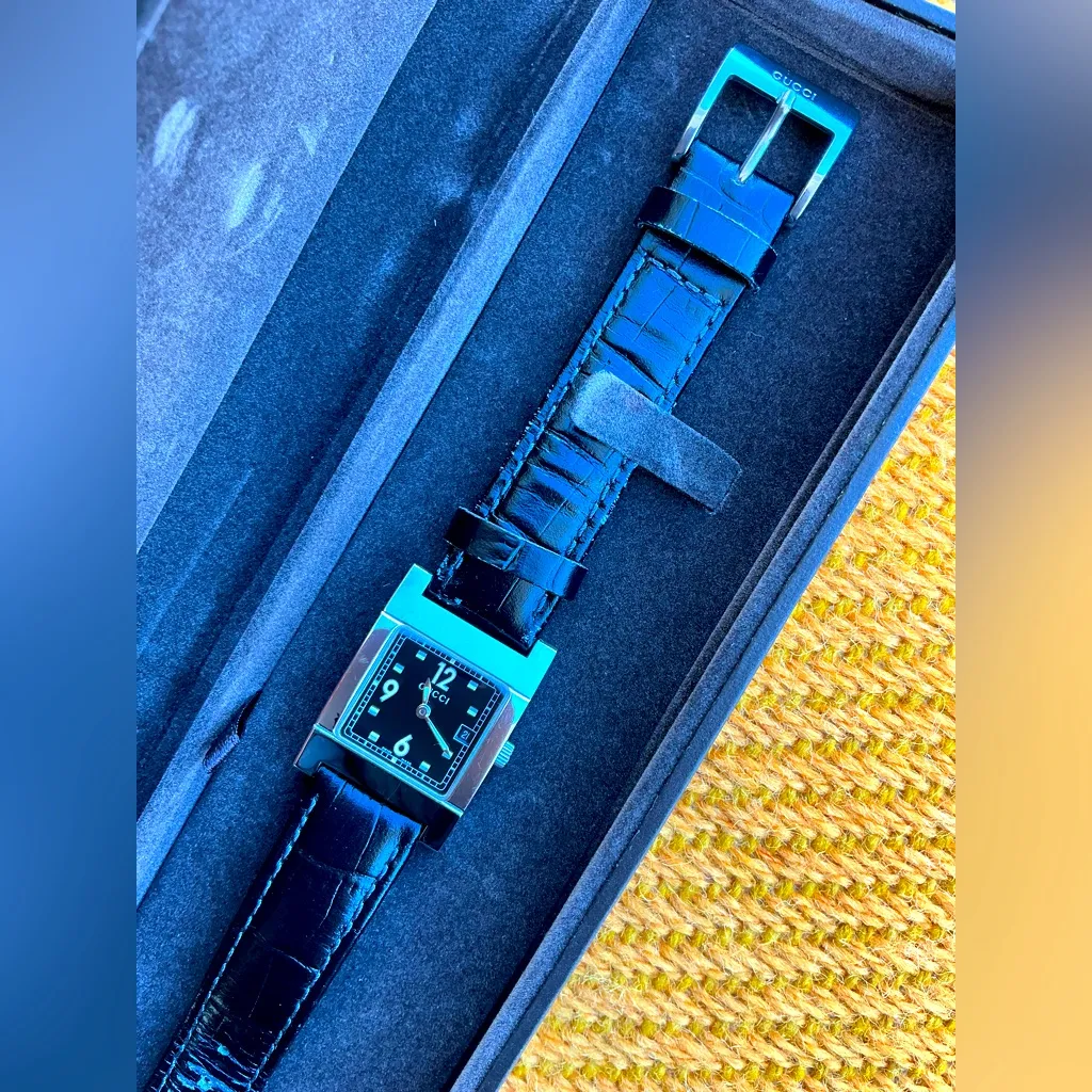 Gucci watch UNISEX 🖤❤️ - Image 2