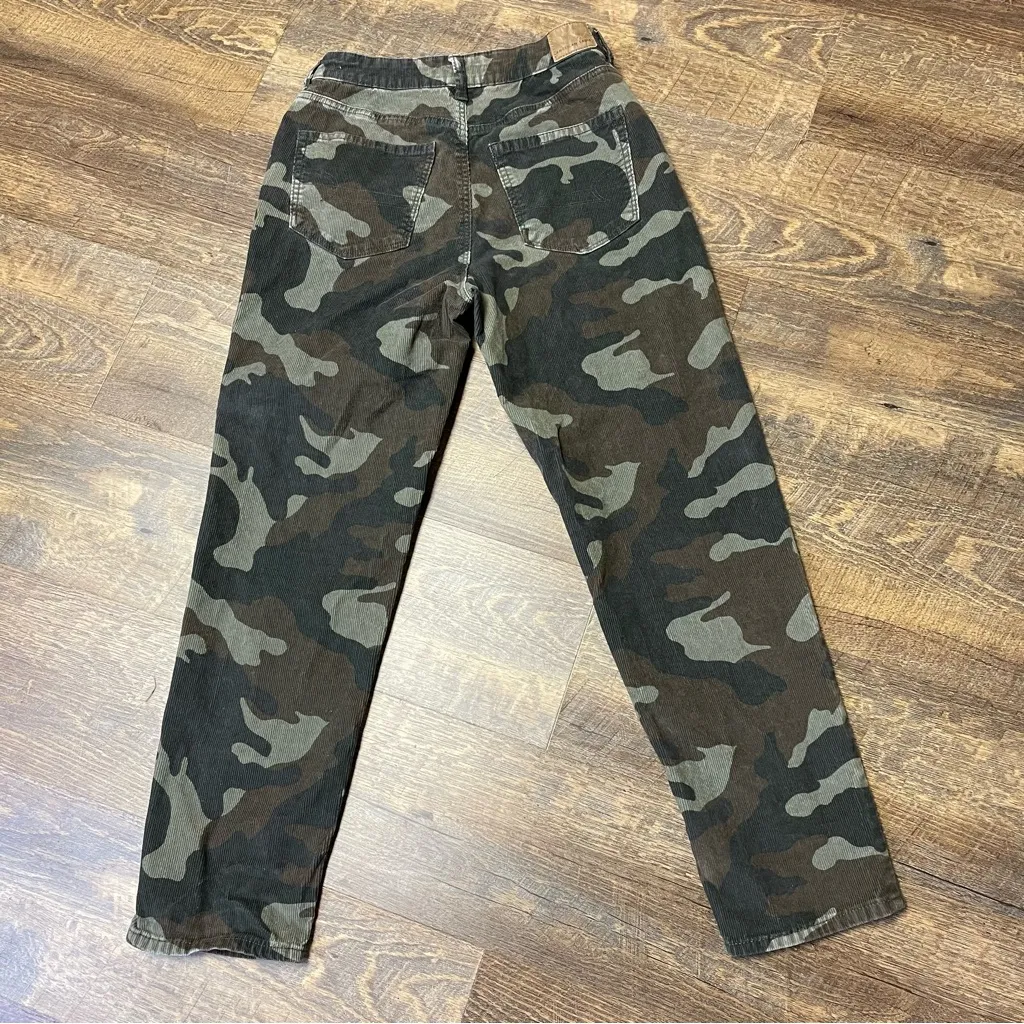 American Eagle Green Camo Corduroy Super Stretch Mom Jean Pants Womens Size 6 - Image 8