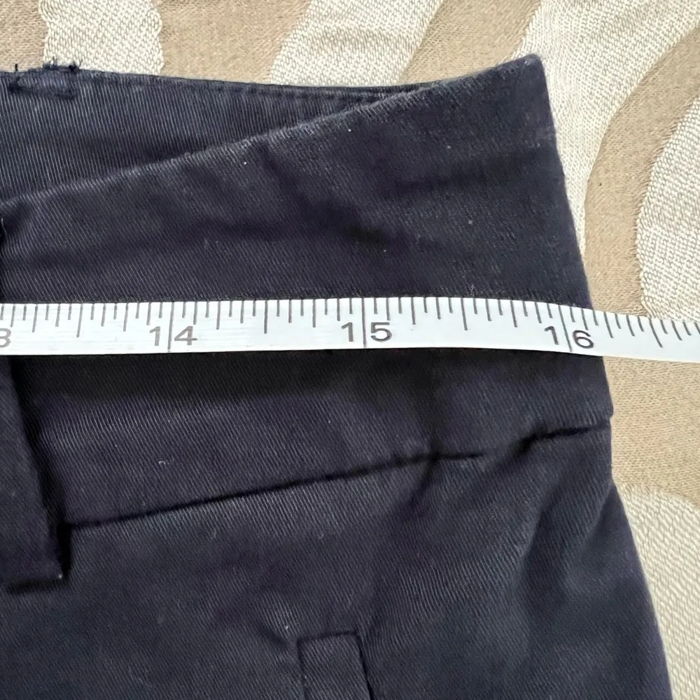 Ann Taylor Size 6 Bermuda shorts like new. Color is navy, like new - Image 5