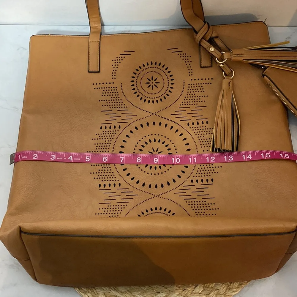 Faux Brown Boho tote with matching wristlet - Image 10