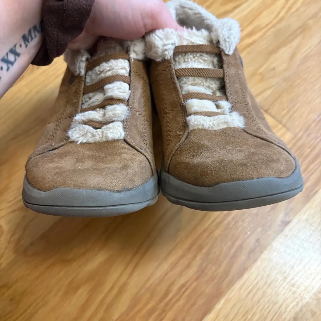 Ryka Bzees Golden Tan Faux Shearling Fur Slip On Elastic Tie Shoes Women’s 8 - Image 4