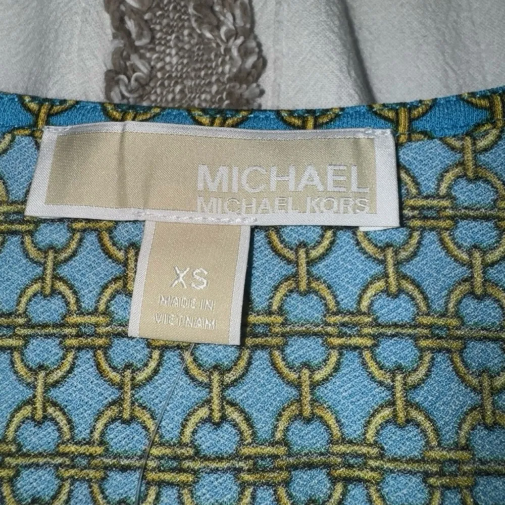 XS $98NWT Michael Kors Long Sleeves Top Milo’s Blue Blouse Buttons Up Gold Chain Green - Image 4