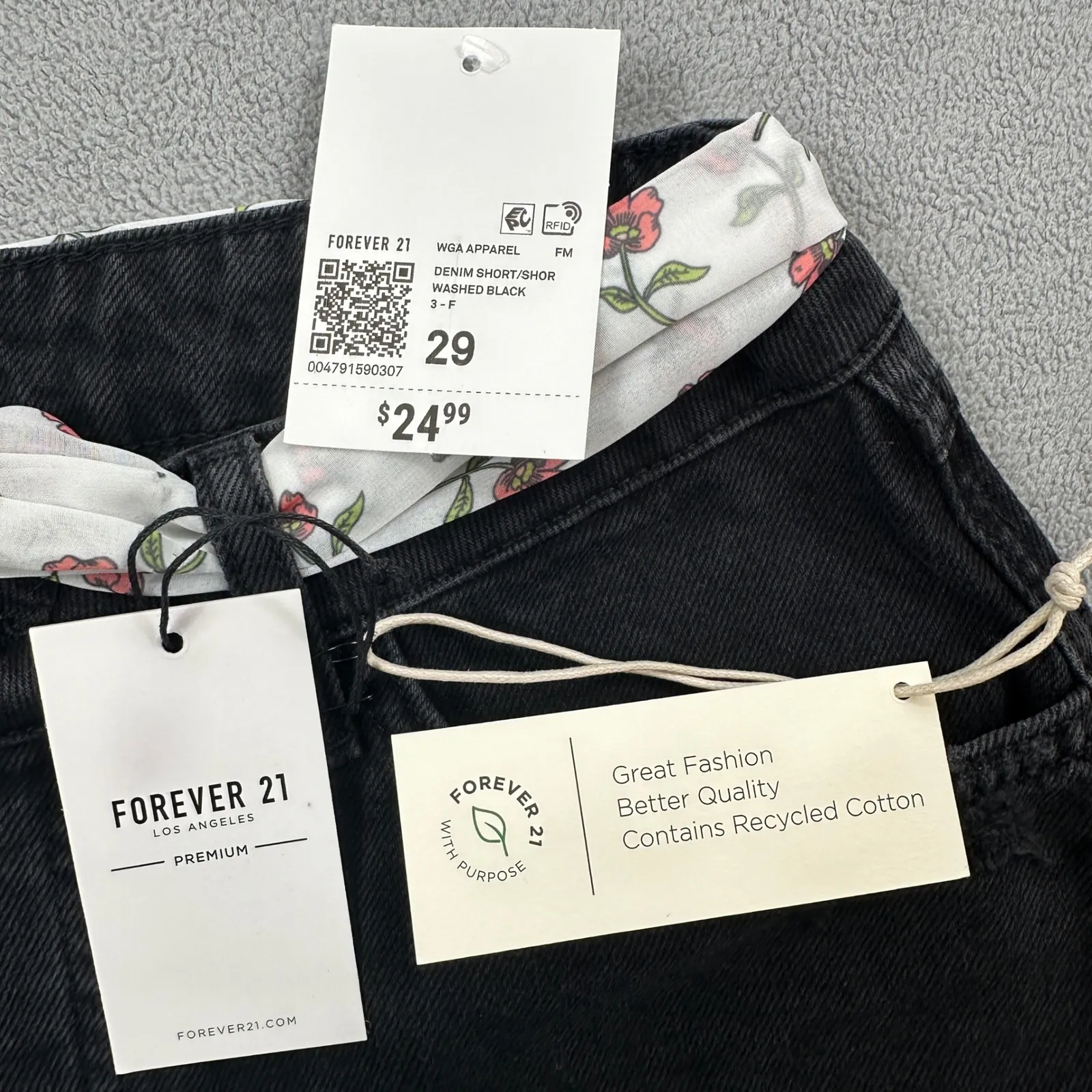 NWT Forever 21 Jean Shorts 29 Womens Black Raw Hem Distressed Floral Scarf Belt - Image 3