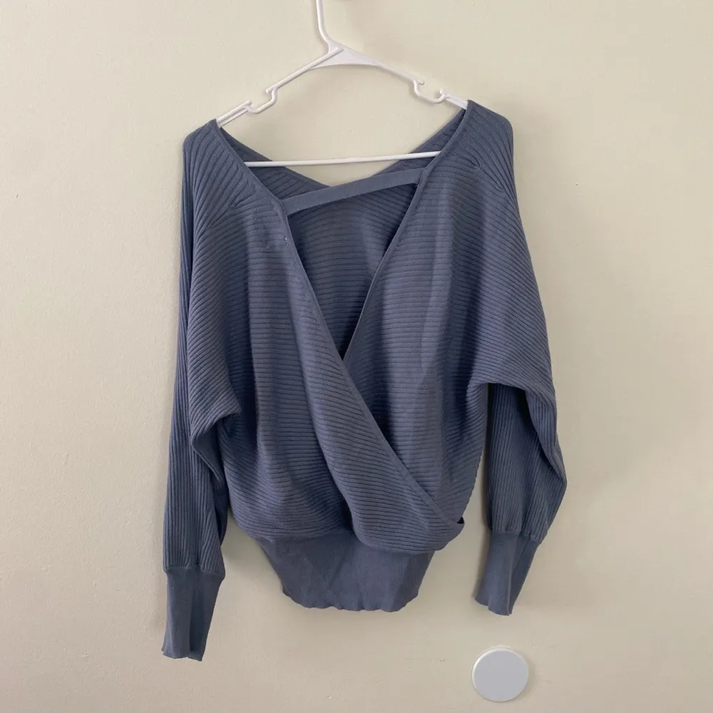 Hippie Rose Size Large Blue Backless Sweater - Image 3