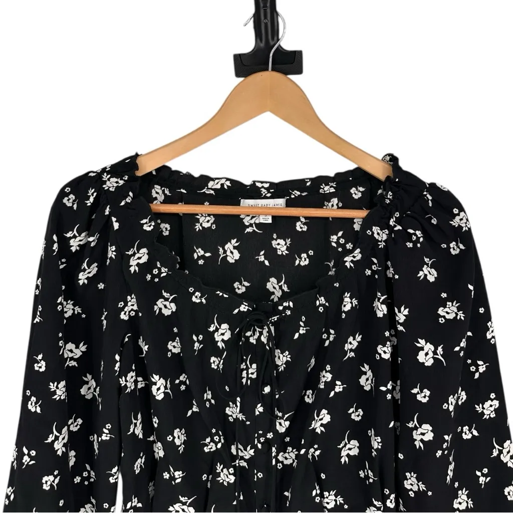 Sweet Baby Jamie Black Floral Tie Top size Small 3/4 Sleeves Scoop Neck Buttons - Image 4