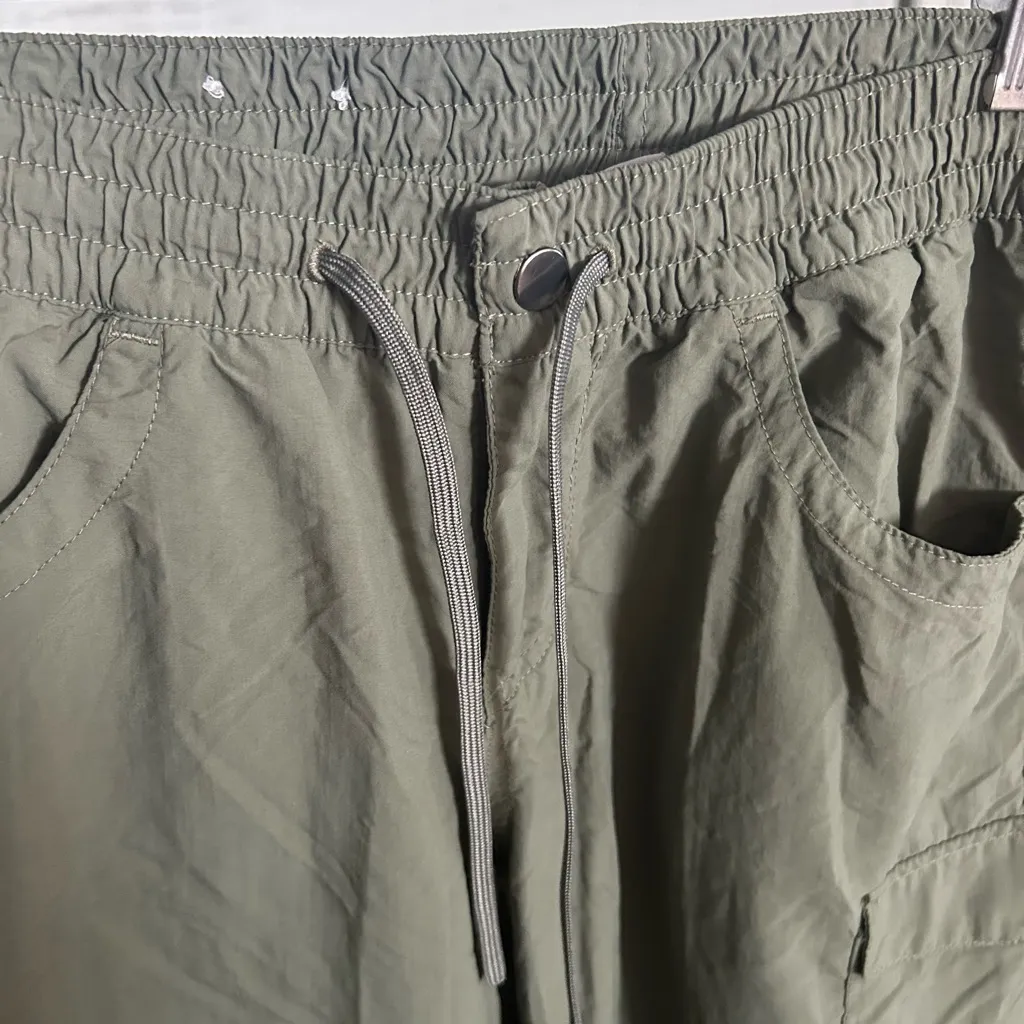 Columbia Men's Olive Cargo Pants - Image 2