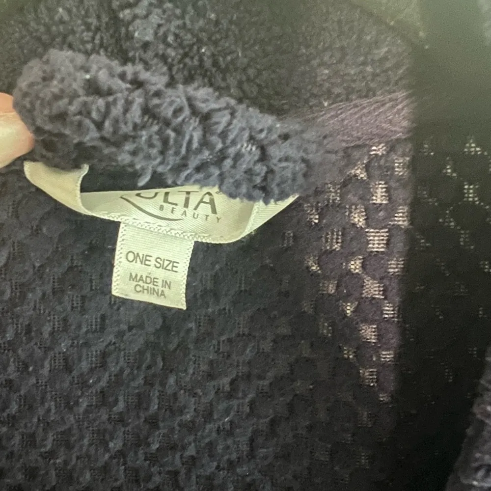 Navy blue Ulta robe with pockets Size undefined - Image 4