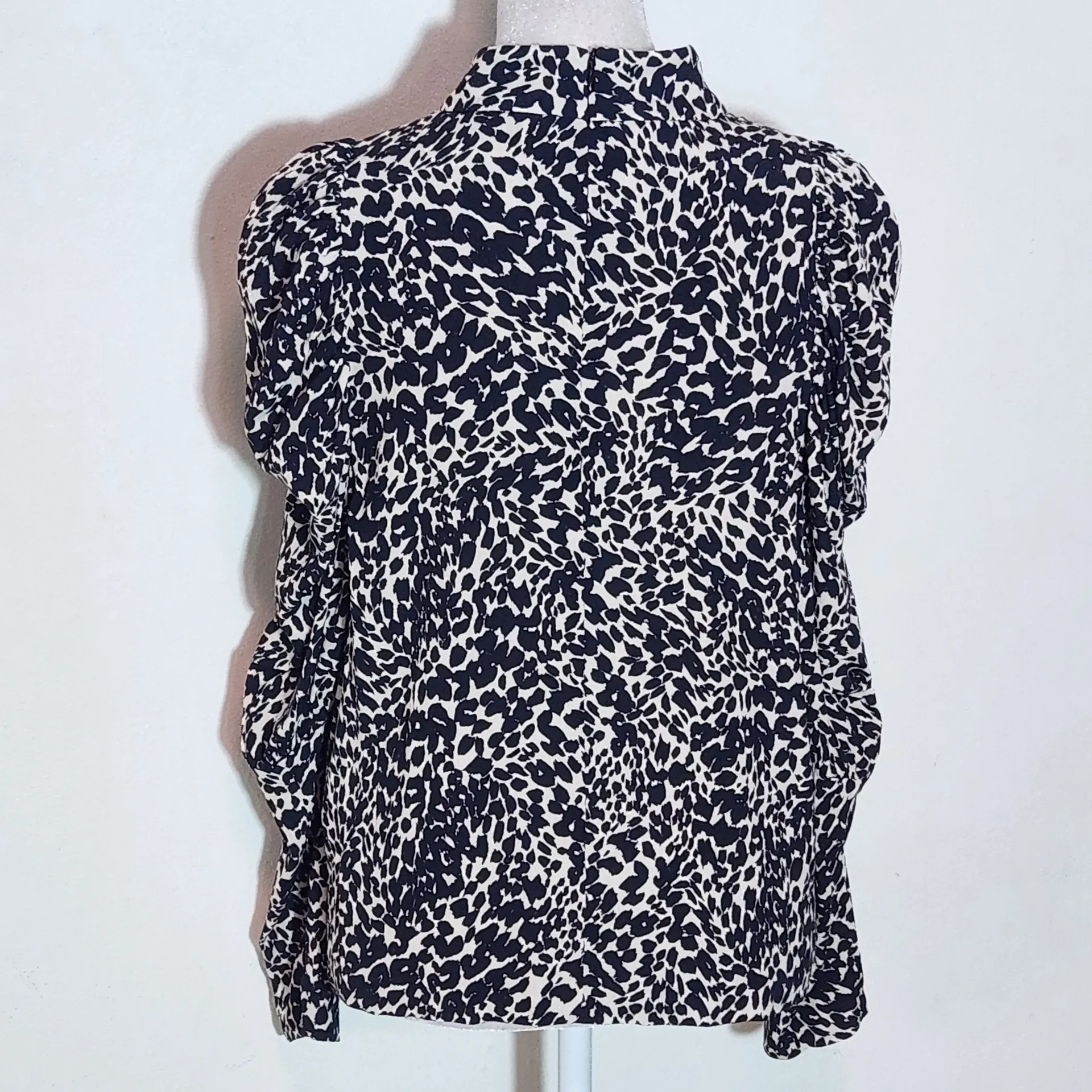 Zara Black and Cream Leopard Print Top with Mock Neck Style Size Medium - Image 4