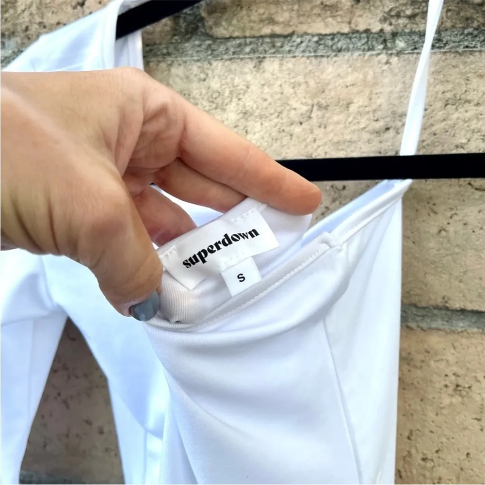 Revolve One Sleeve Long Sleeve White Bodysuit Size Small - Image 5