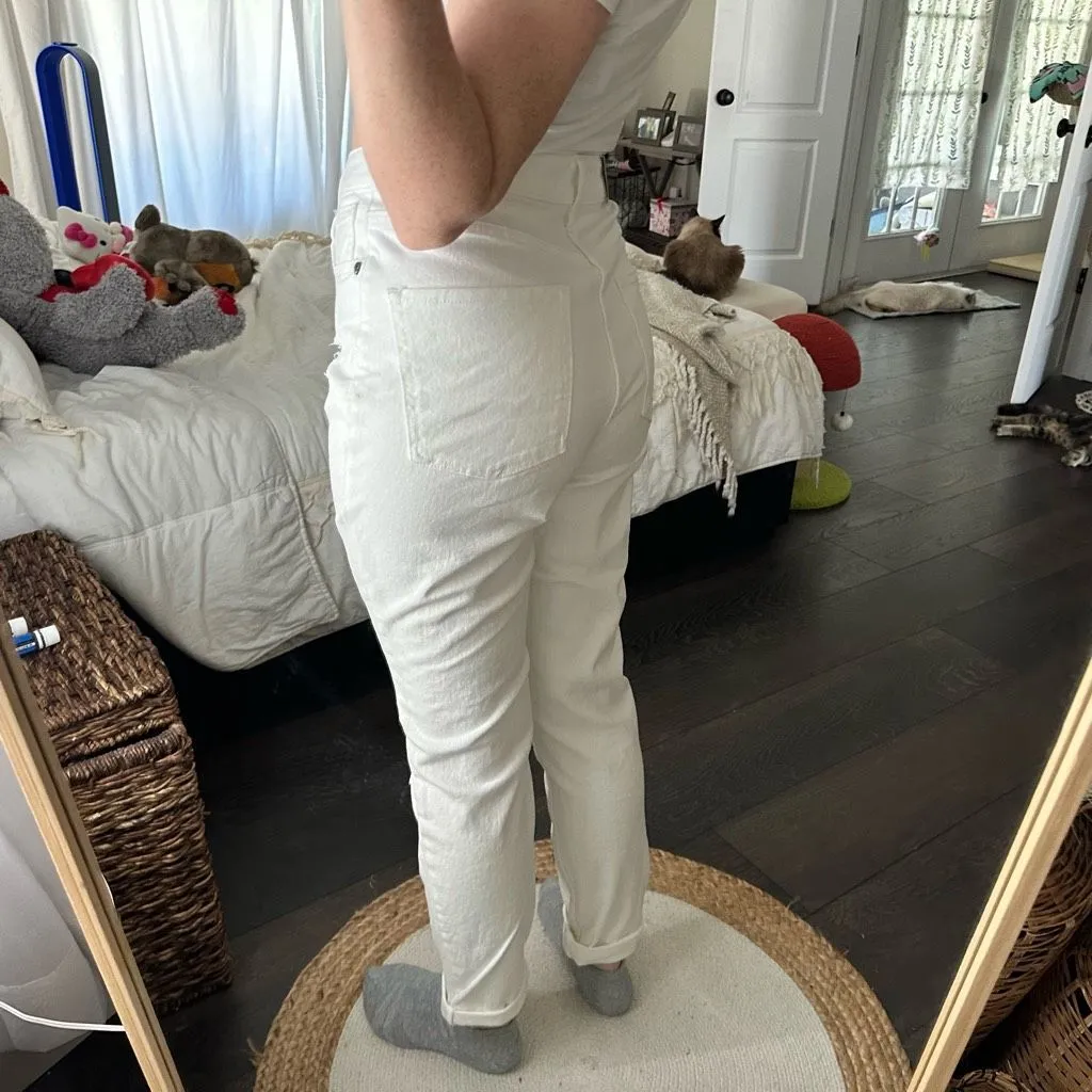 Hot Topic Women’s White 7 Distressed Mom Jeans NWT - Image 4