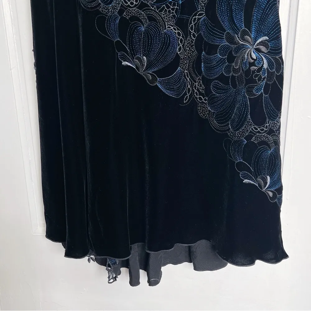 Lourdes Chavez • couture embroidered silk velvet gown floral black blue formal Size 10 - Image 8