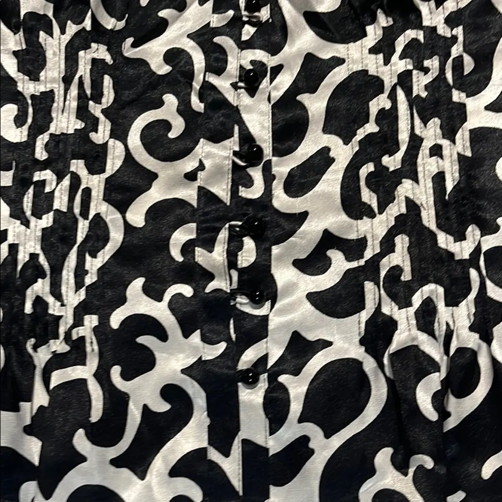 Violet & Claire Black and White Button Down Shirt with Mandarin Collar - Image 8