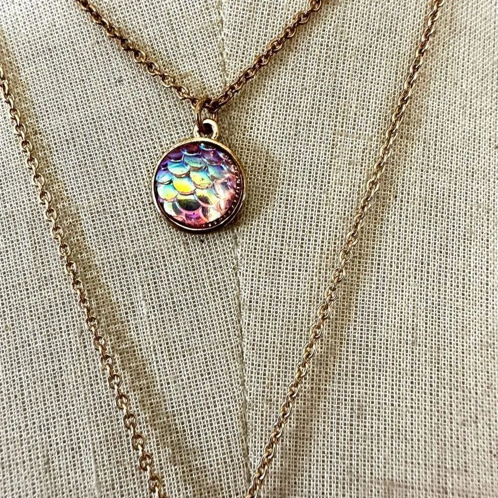 Seashell Locket Gold Tone 3 Tier Necklace - Image 6