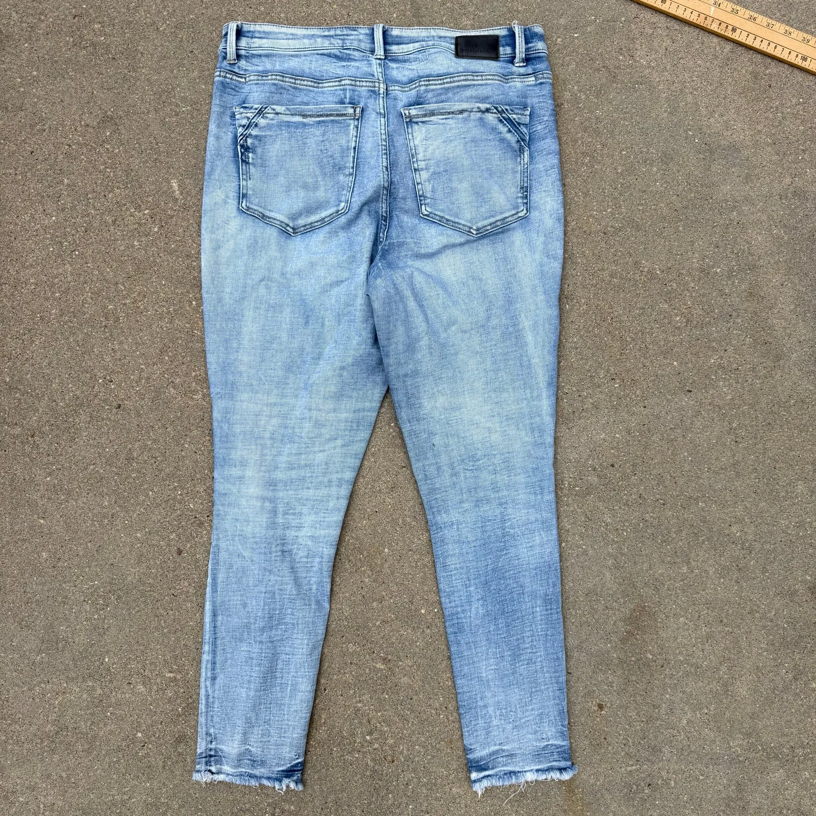 Buckle Black Fit No 75 Ankle Skinny Jeans Size 31 Light Blue Distressed Fray Hem - Image 2