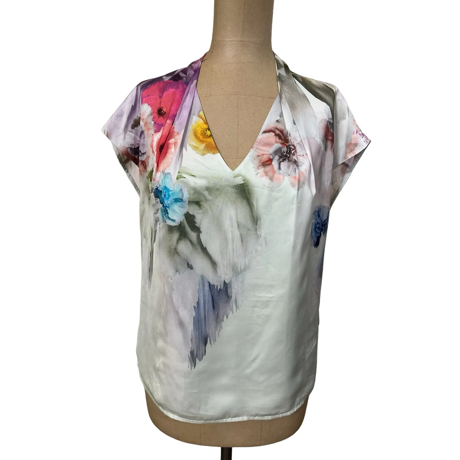 Ted Baker Pink & Gray Floral V Neck Short Sleeve Blouse size Small - Image 4