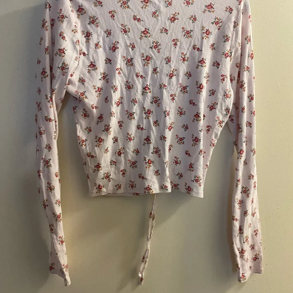 Hollister Womens Top Shirt Baby Tee L Long Sleeve White Floral Print Bust 42” - Image 5