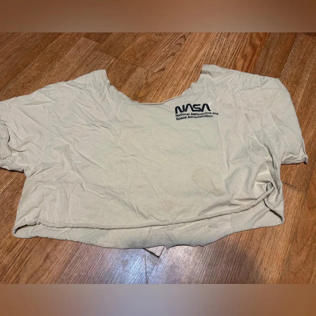 Cropped graphic tees bundle Size M - Image 3