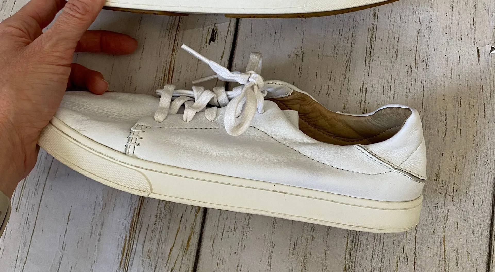 Olu Kai Pehuea Lī ‘Ili Everyday Leather Sneaker in White - Image 9