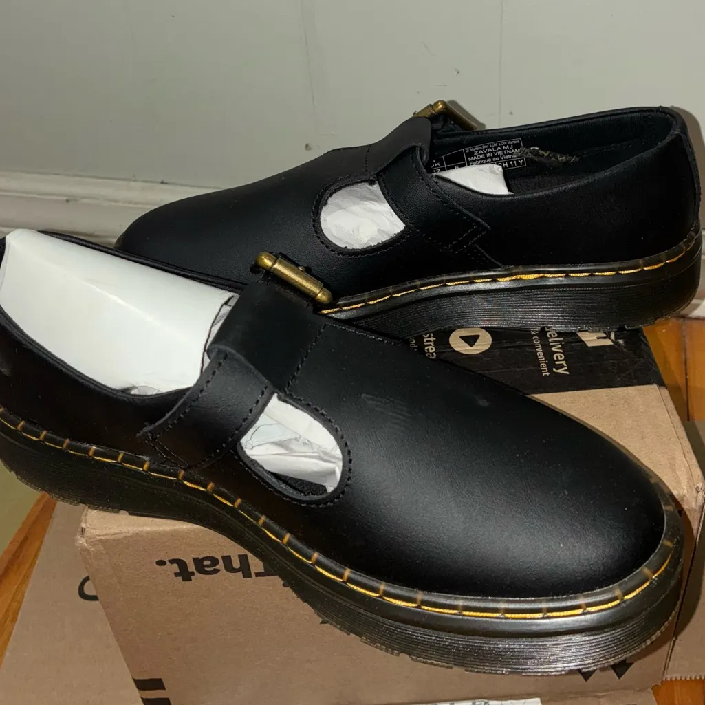 Dr. Martens Zavala Mary Jane Shoes Black Leather Buckle EU 37 Women 6 - Image 4