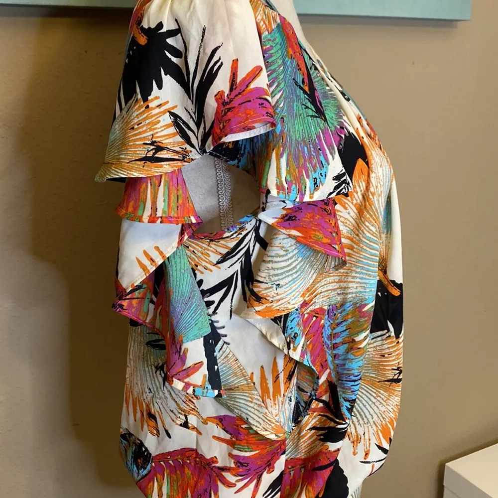 Tropical flowy blouse top medium - Image 3