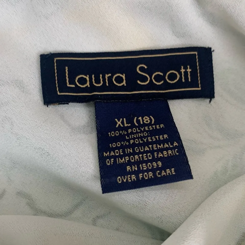 Laura Scott  Floral Flower Print Pastel Green Yellow Skirt size XL / 18 - Image 2