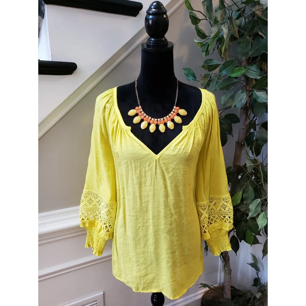Women's Unique Spectrum 1X Yellow Boho Peasant Blouse Crochet Sleeve Top - Image 2