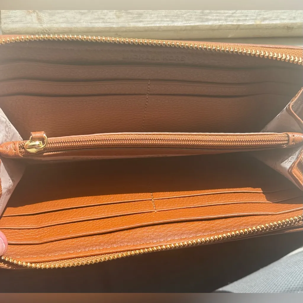 Michael Kors Moxley Brown Zip Around Continental Leather Wallet 100% authentic - Image 10