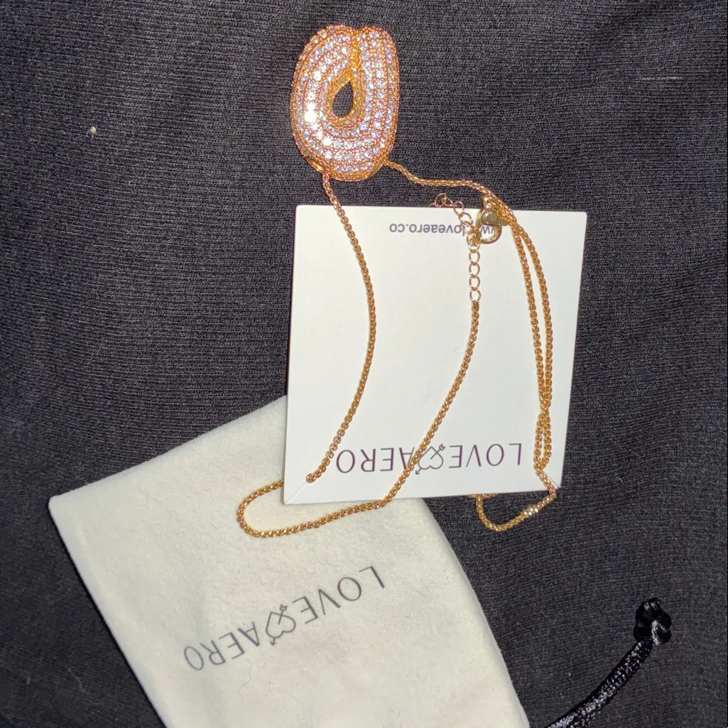 Gold Initial D Statement Necklace BRAND NEW - Image 3