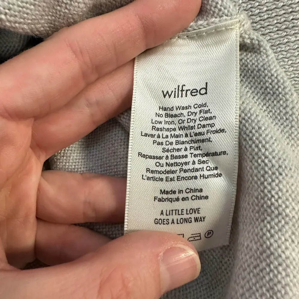 Aritzia Wilfred Devry Merino Wool Oversized V-Neck Sweater Light Grey - Image 5